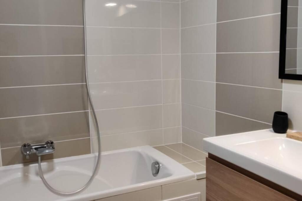 La Maison De Marie, Maison De Ville 4 Personnes, Option Chambre Patio 2 Pers Supp Aigues-Mortes Zewnętrze zdjęcie